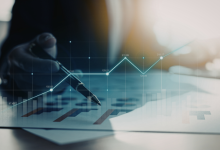 Ediney Jara de Oliveira analisa como as CBDCs podem transformar o futuro das transações internacionais.