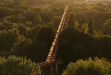 Enbridge contestou relatório de ONG sobre custos do gasoduto sob o Lago de Michigan, aponta Paulo Roberto Gomes Fernandes ao destacar a disputa técnica sobre o projeto.