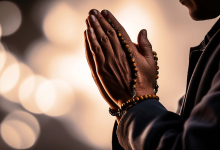 A oração é caminho seguro de amadurecimento espiritual e aprofundamento da fé católica. Jose Eduardo De Oliveira e Silva orienta sobre a importância da constância na vida interior.