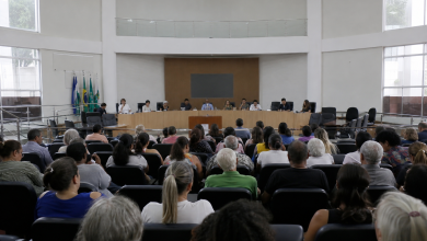 Plenário da Câmara Municipal de Sinop durante audiência pública sobre o orçamento de 2027